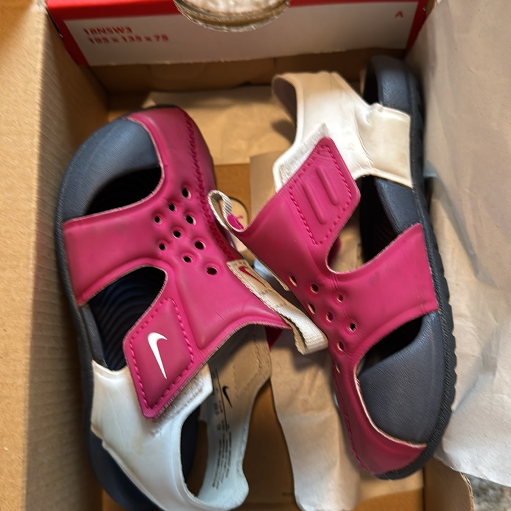 Nike Sunray Protect 2 (toddler) size 7C Fireberry/Football Grey (original box)